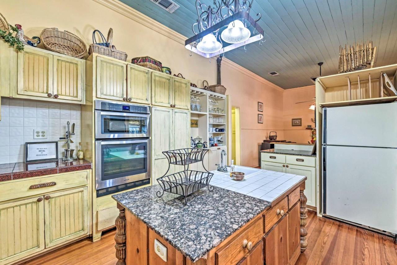 The Lilly House Historic Glen Rose Home With Porch! 외부 사진