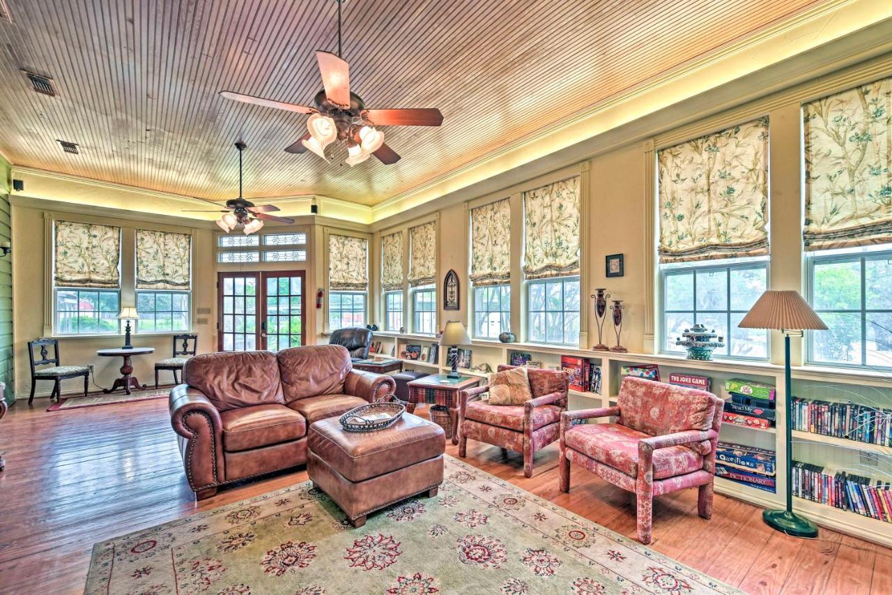 The Lilly House Historic Glen Rose Home With Porch! 외부 사진
